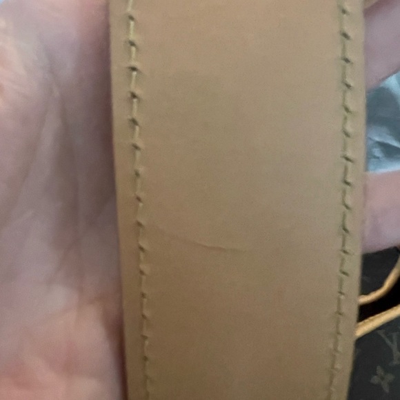 Gorgeous Louis Vuitton CarryAll MM handbag - Picture 5 of 7